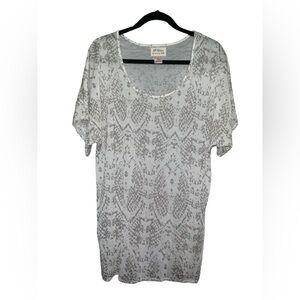Torn By Ronny Koba White And Gray‎ Sheer Lightweight Scoop Neck Tee Size Large